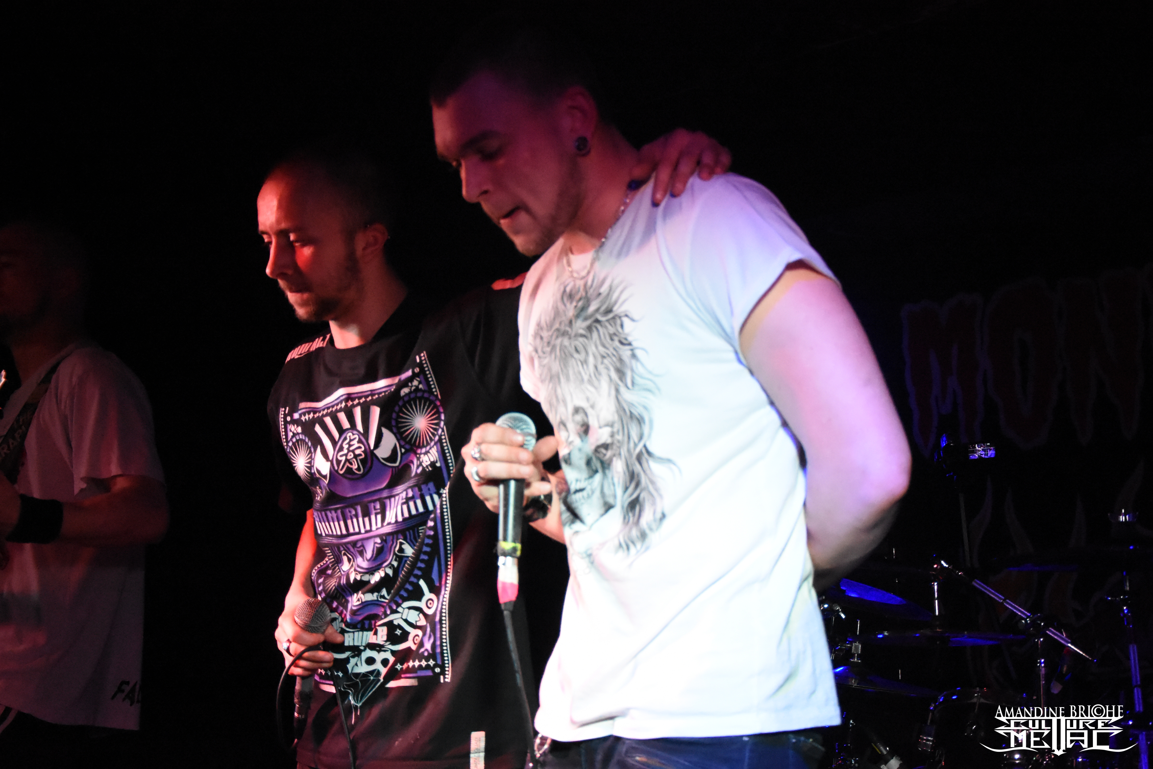 Crash Contact au Mondo Bizarro